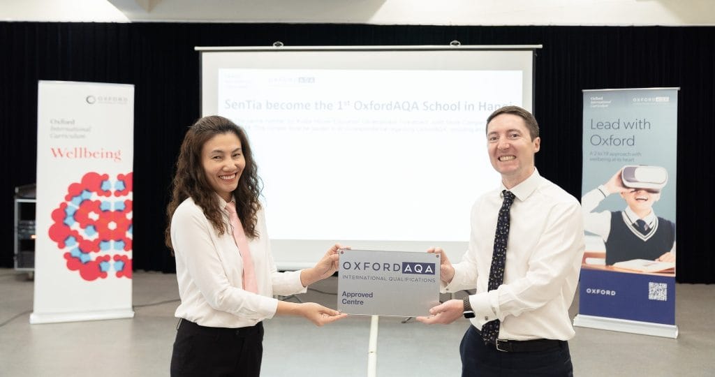 Chương trình quốc tế Oxford được xây dựng bởi Đại học Oxford và tổ chức AQA