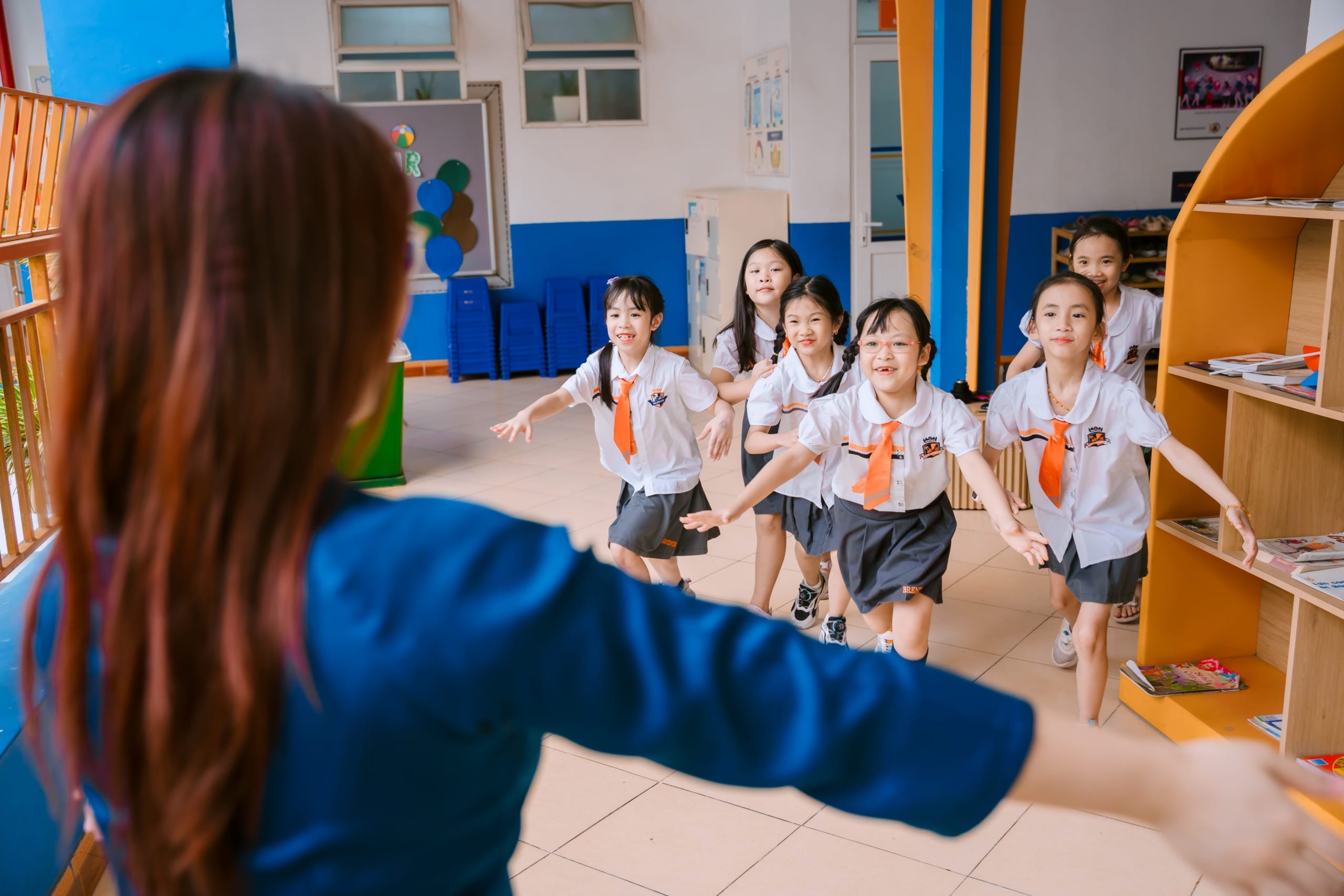 Trường tiểu học song ngữ chất lượng cần tích hợp chương trình quốc tế uy tín