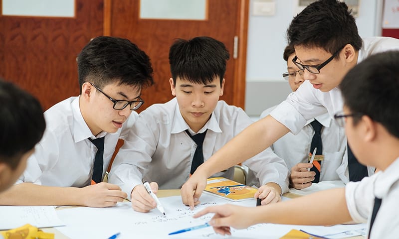 Chương trình IB phù hợp với đối tượng là học sinh đang theo học lớp 11 tại các trường THPT có định hướng du học nước ngoài