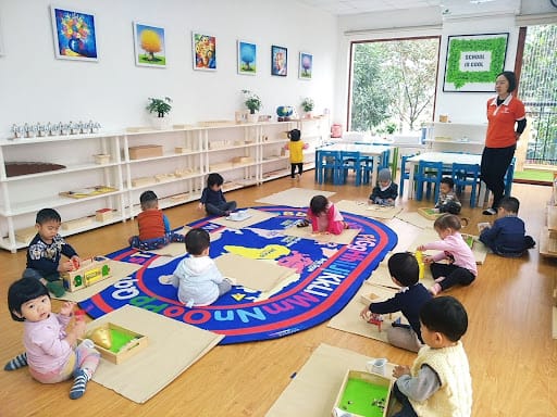 Montessori do bác sĩ và nhà giáo dục người Ý Maria Montessori phát triển