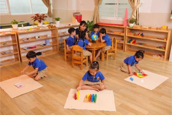 Trường mầm non song ngữ là gì?