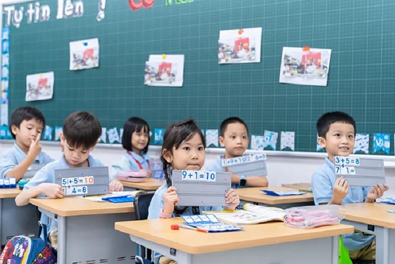 Toán là bộ môn bắt buộc trong chương trình lớp 1