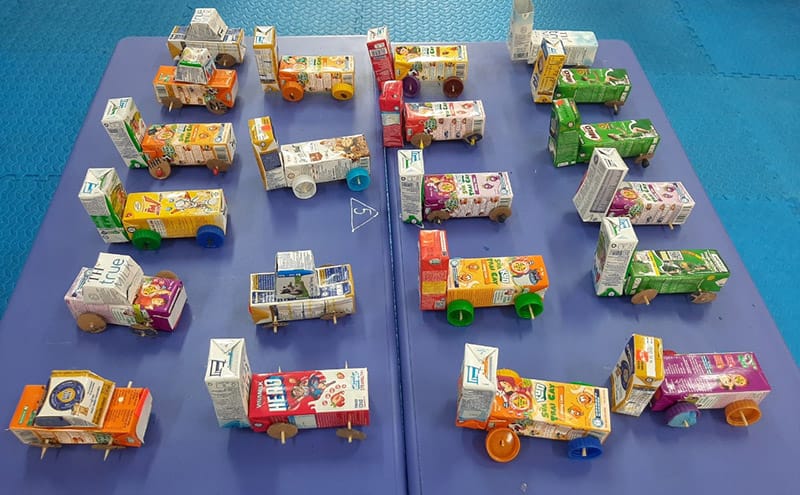 Bài học lắp ráp ô tô từ vỏ hộp sữa