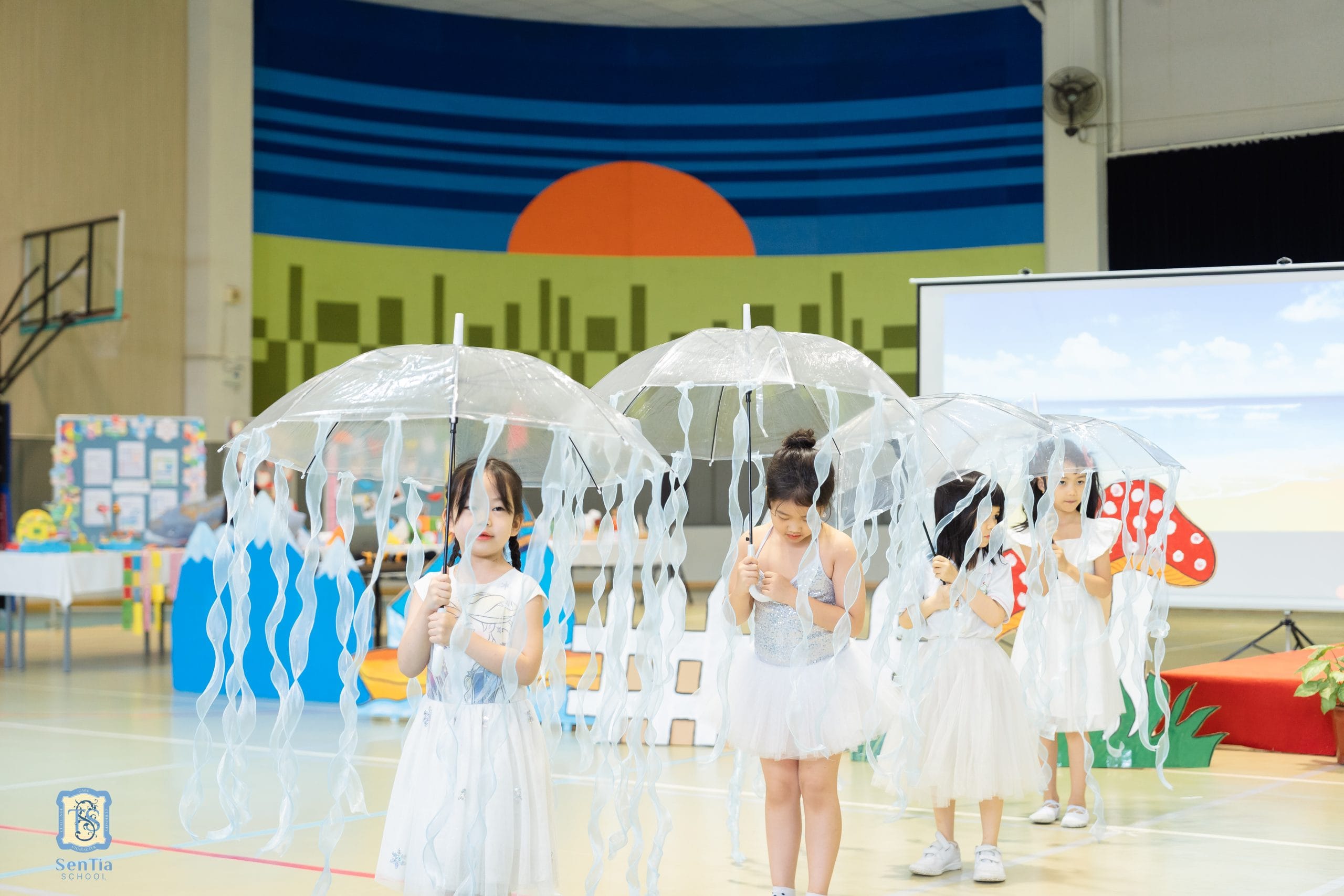 Trẻ hình thành tư duy kinh doanh sơ khởi, khả năng giao tiếp