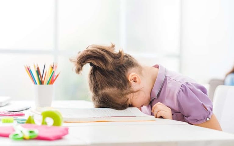 Áp lực học tập ảnh hưởng như thế nào đến trẻ về mặt tâm lý?